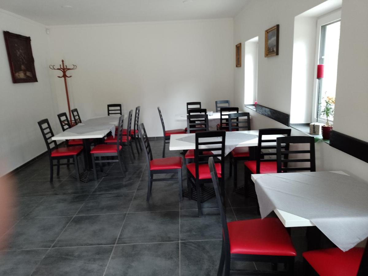 Penzion Litohlavy 17 - Na Samote U Lesa Králŭv Dvŭr Dış mekan fotoğraf