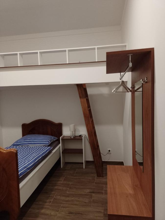 Penzion Litohlavy 17 - Na Samote U Lesa Otel Králŭv Dvŭr Dış mekan fotoğraf