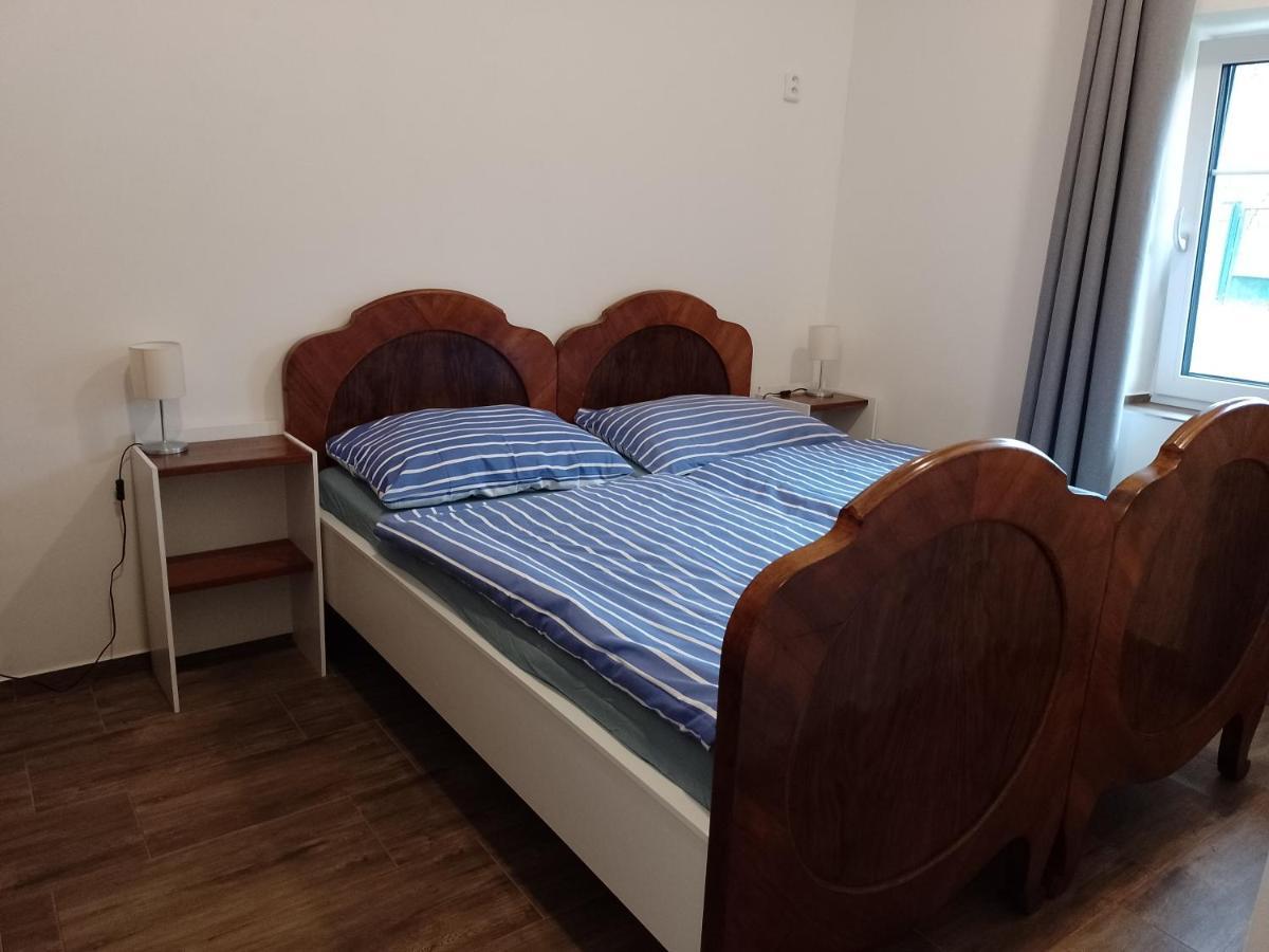 Penzion Litohlavy 17 - Na Samote U Lesa Otel Králŭv Dvŭr Dış mekan fotoğraf